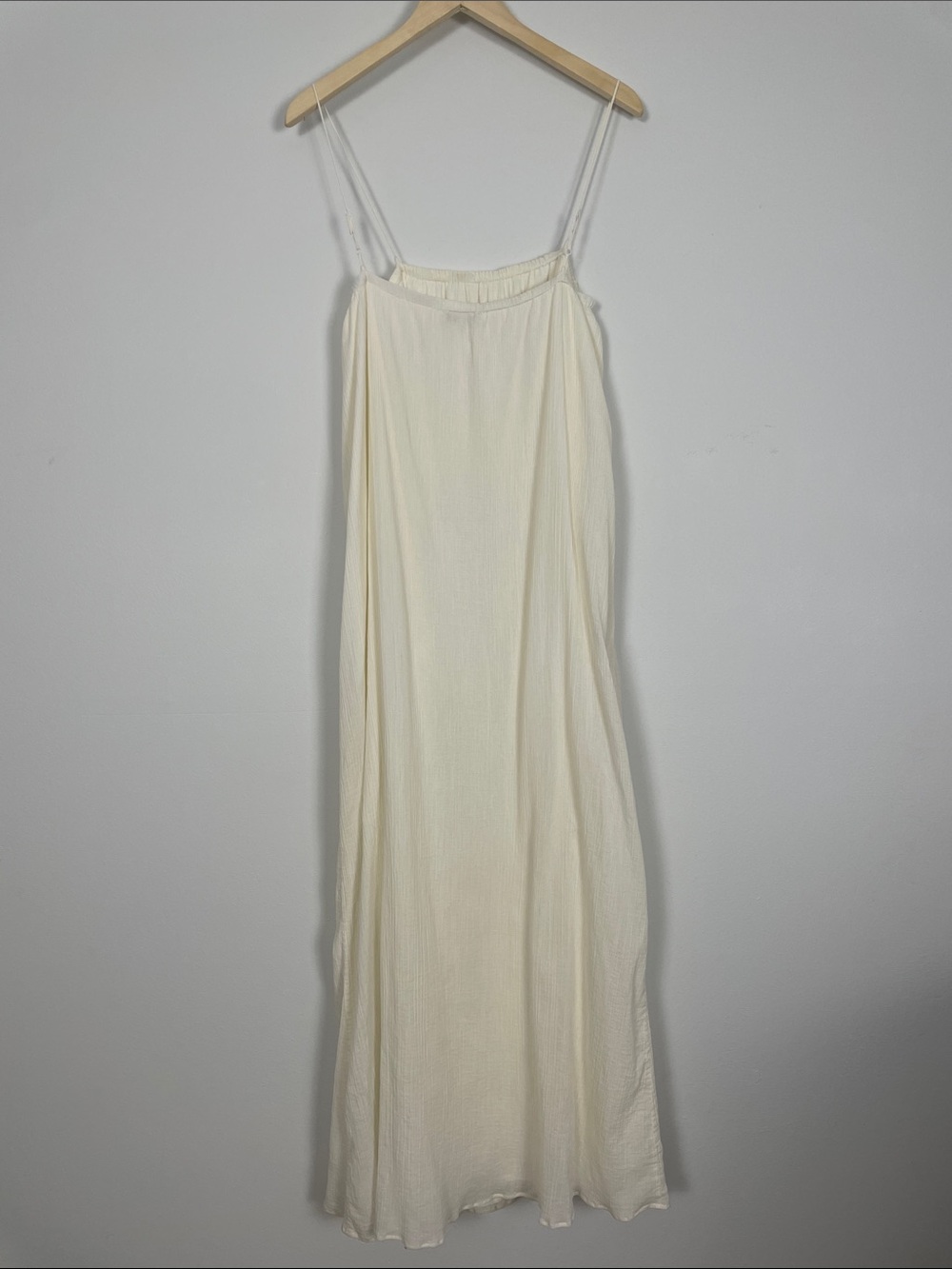 ONIA Crinkle Gauze Maxi Dress In Egret. Size M - Picture 5 of 16